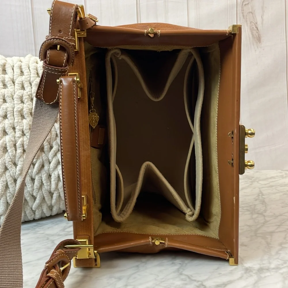 Gucci tan vintage bag